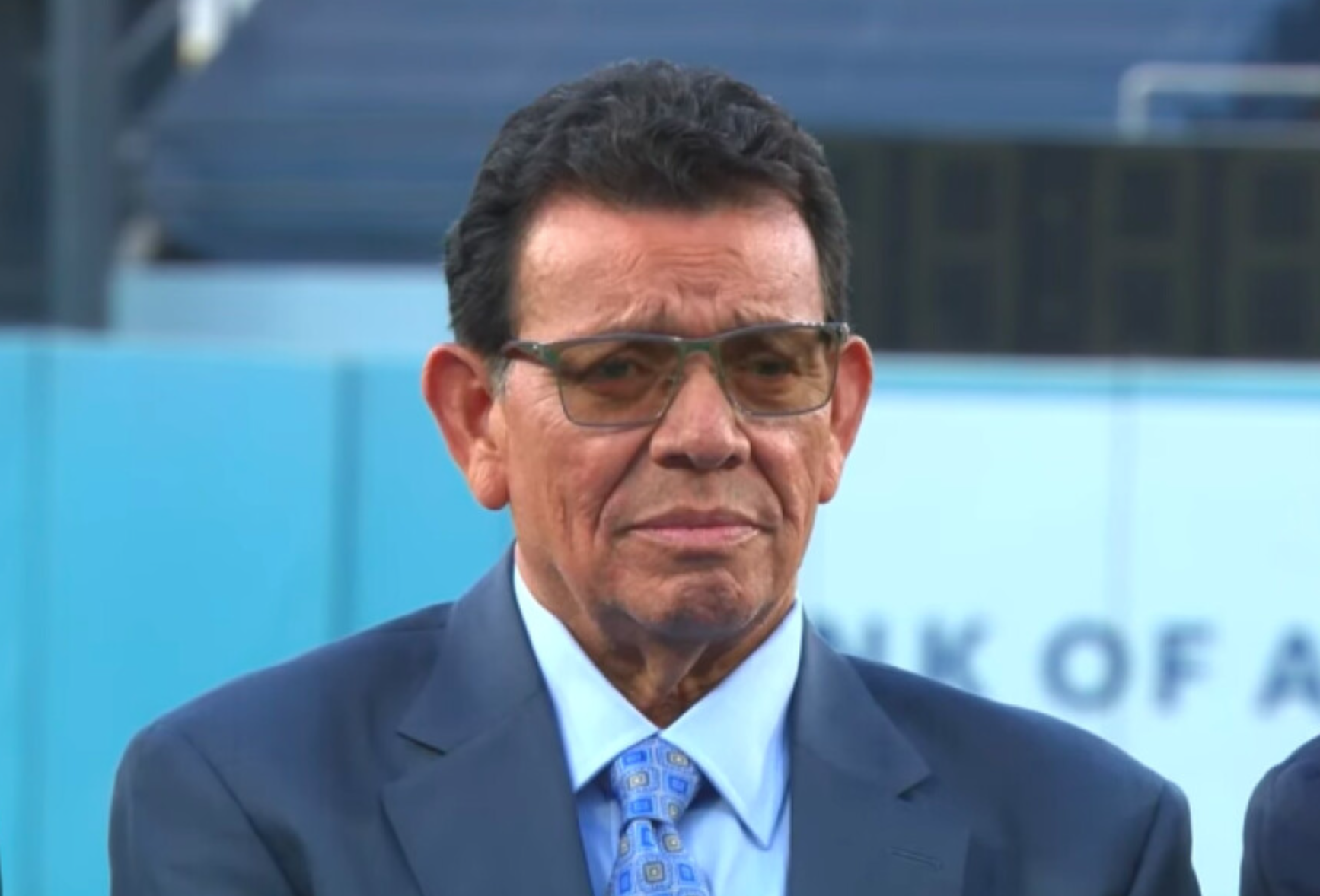 Fernando Valenzuela está delicado de salud  